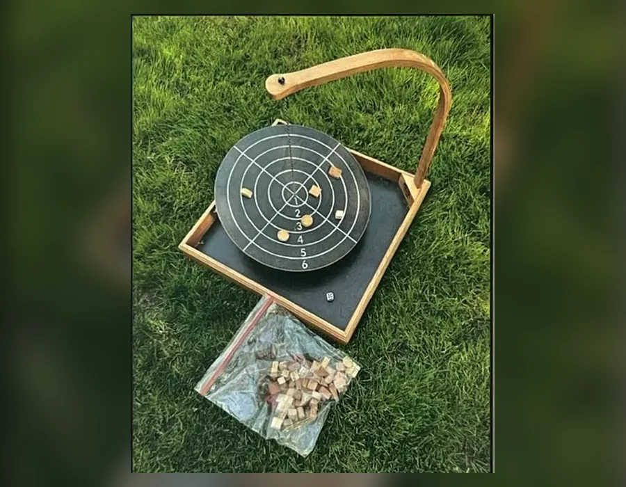 Jeu d’équilibre en bois avec potence